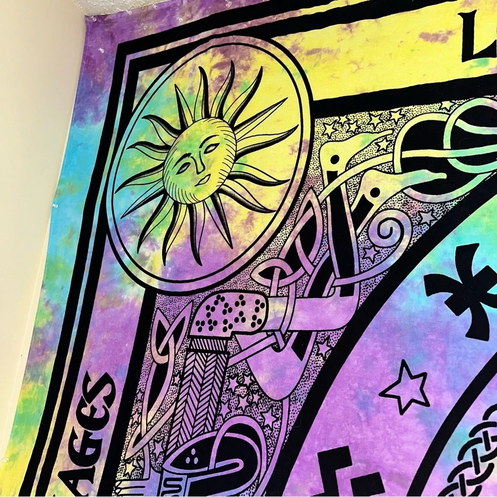 🌞Wall tapestry. Top to Earthbound Trading Co. From India. LIGHT STRIP INCLUDED!!